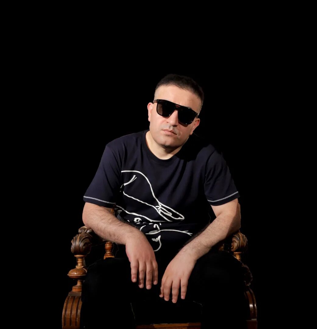 Армянский дж артуш. Диджей артуш ремикс 2019. Диджей артуш фото. Tush. Диджей артуш армяне.