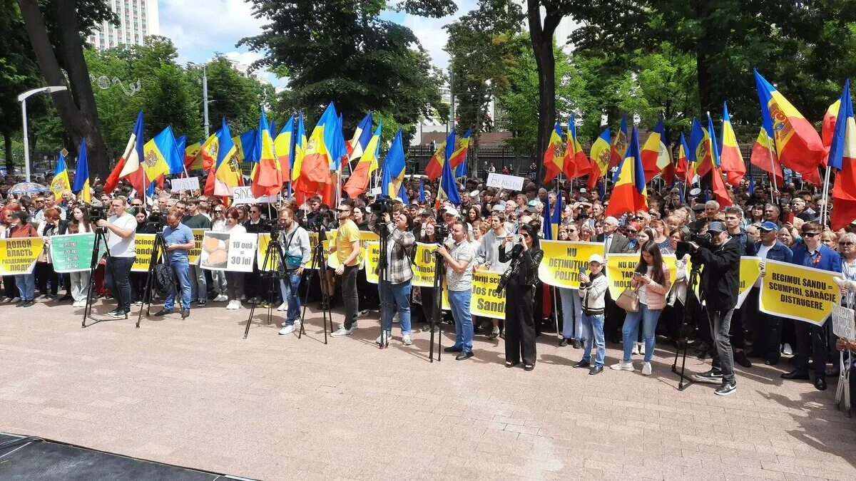Митинги в Молдавии 2022. Протесты в Молдове 2022. Протесты в Молдове сейчас 2022. Митинг в Кишиневе.