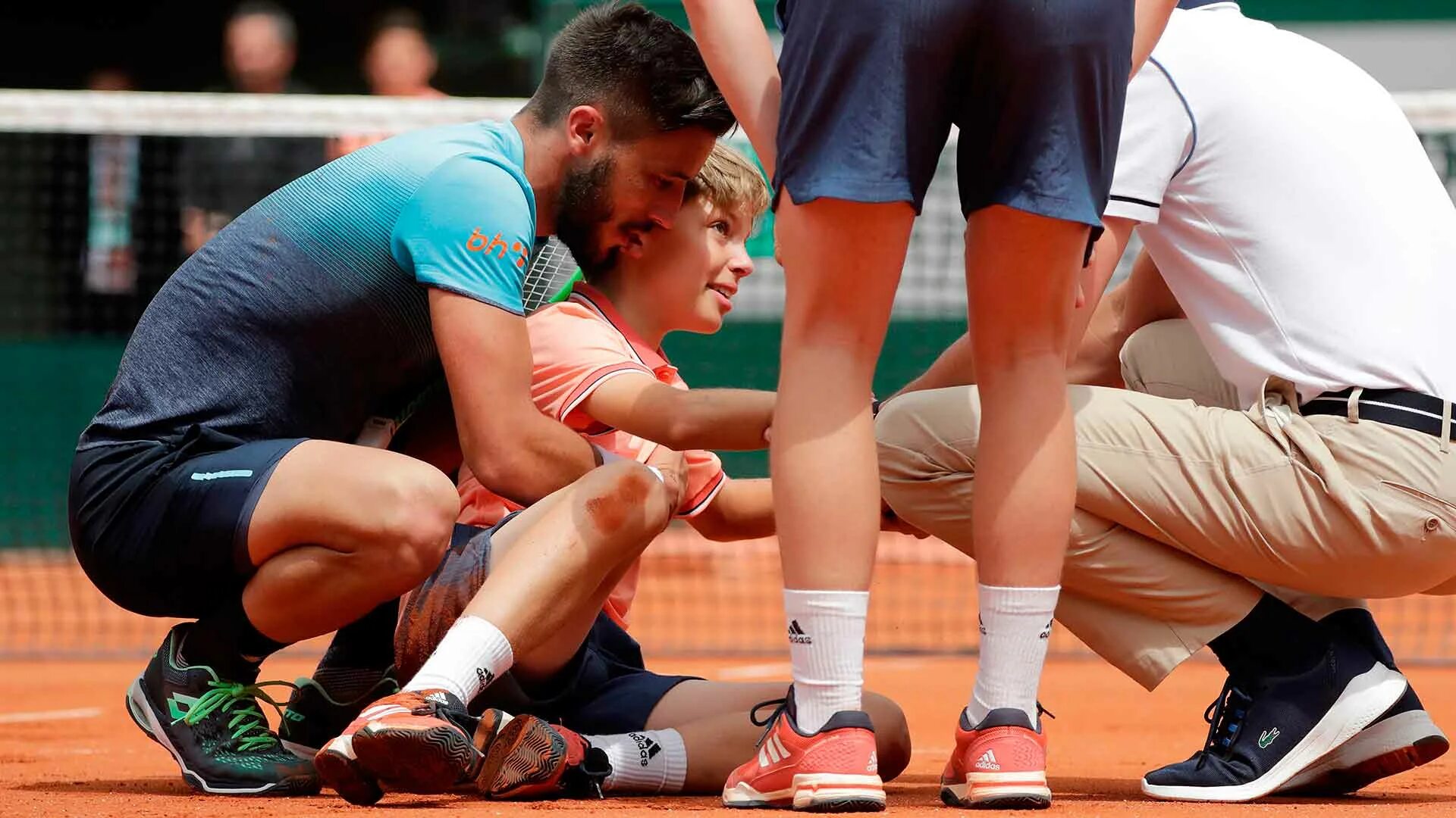 Ballboy теннис. Драка теннис. Ball boy Tennis.