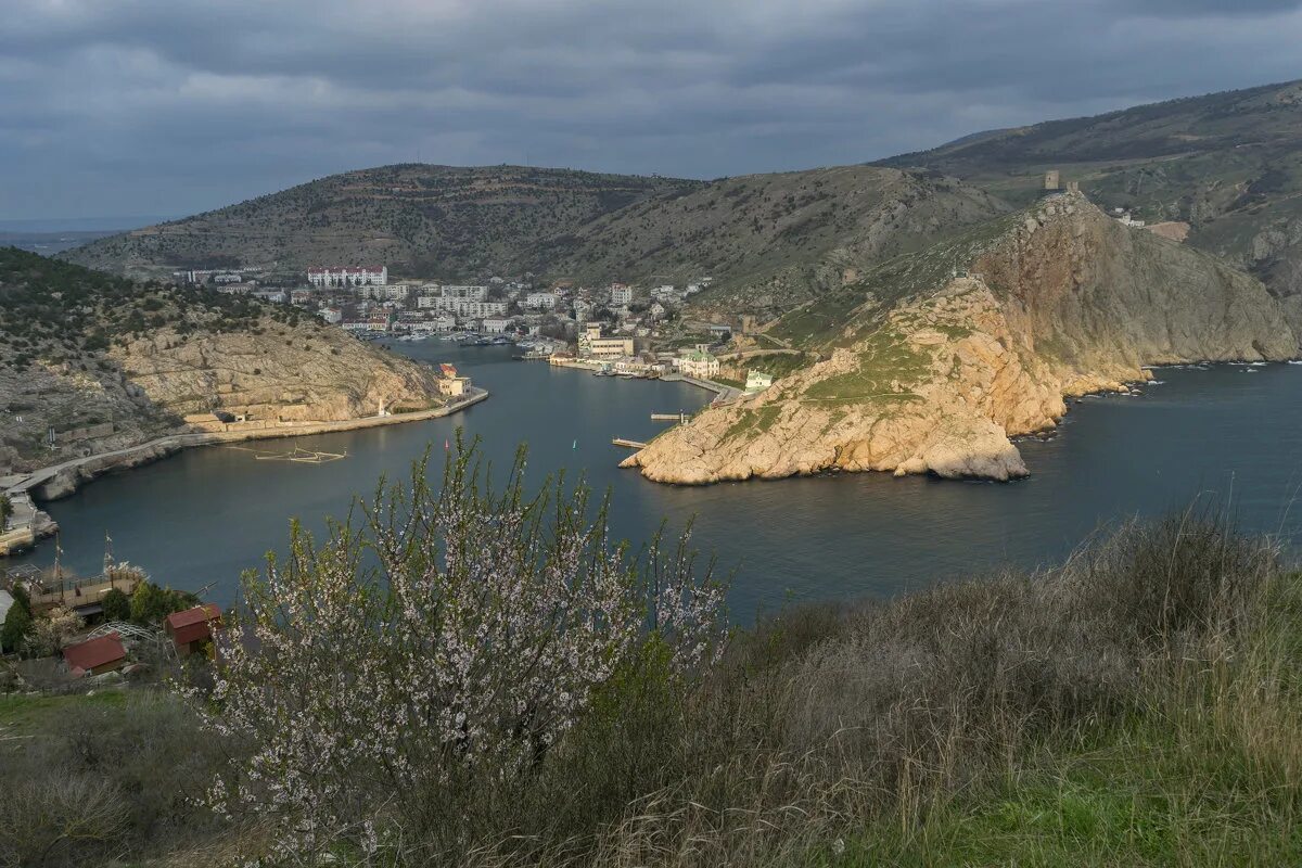 Николаевский мыс. Амур в Балаклаве. Розовая Балаклава. Парки Балаклавы.