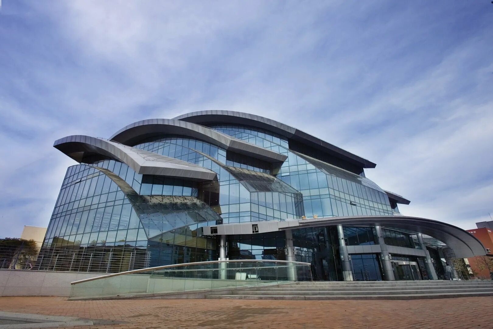 Здание университет сонгюнгван (г. Университет sungkyunkwan университет (sungkyunkwan). Сеул). Университет сонгюнгван в сеуле факультет искусств. Sungkyunkwan university университет.