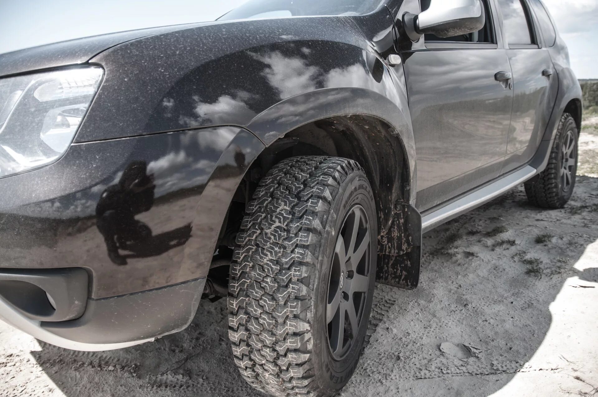 Шины на дастер. Ат резина на рено дастер. Резина на рено дастер 4х4 размер r16 70. Ат резина на рено дастер. Рено дастер на шинах 215/70 r16.