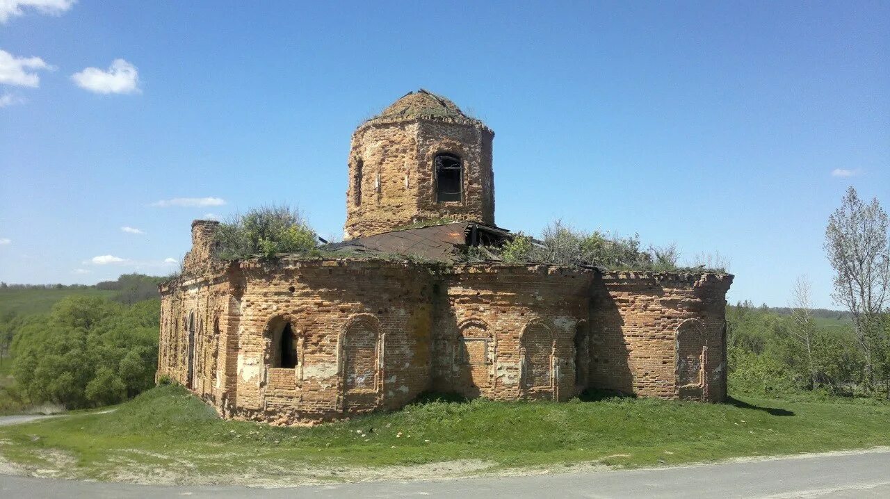 Долгие буды курская область. Долгий Колодезь Беловский район Курская область. Долгий Колодезь Курская область храм. Беловский район Курская область храм. Преображенский храм в селе долгий Колодезь.