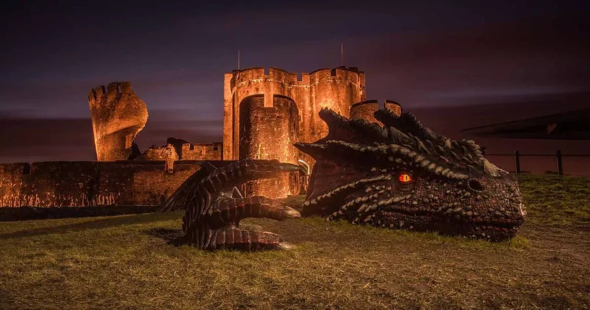 Вещи у дракона hustle castle. Вещи у дракона hustle castle. Замок с драконом рисунок. Дракон кастл. Игра замок дракона.