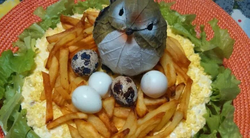 Рецепт кукушкино гнездо. Салат гнездо глухаря. салат глухаря гнездо глухаря. салат глухариное гнездо. салат глухариное гнездо классический.