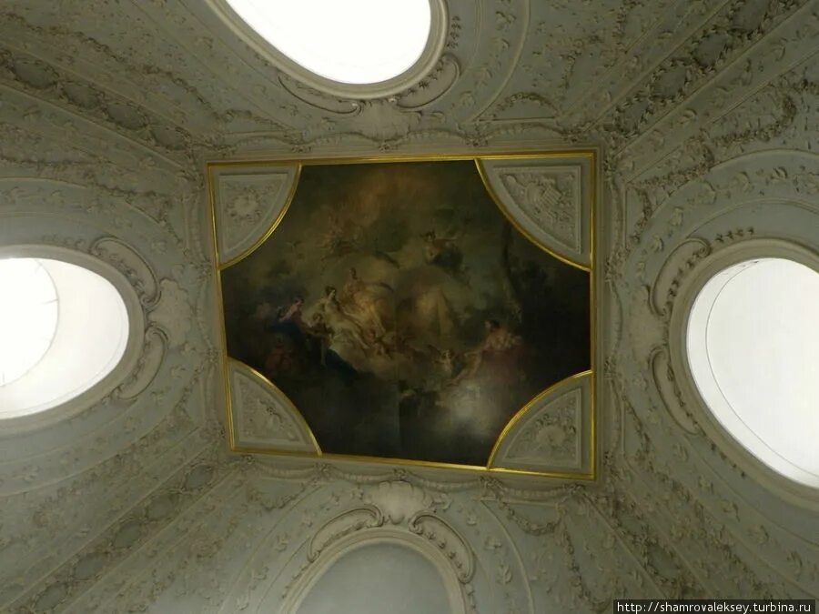 Плафон мраморный дворец. Мраморный дворец парадная лестница. броневик в мраморном дворце. мраморный дворец плафон. мраморный форд в мраморном дворце.