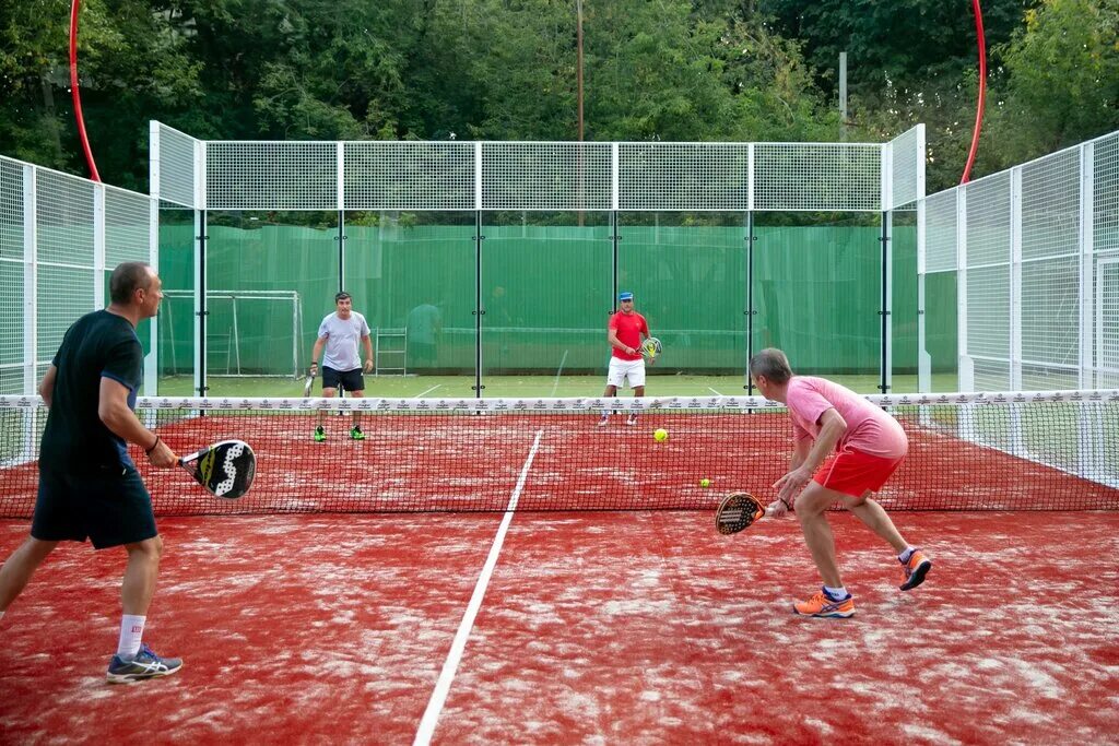 Спортивный клуб федерация. Падел теннис. Федерация Падель-теннис. Padel Москва. Падел корт Москва.