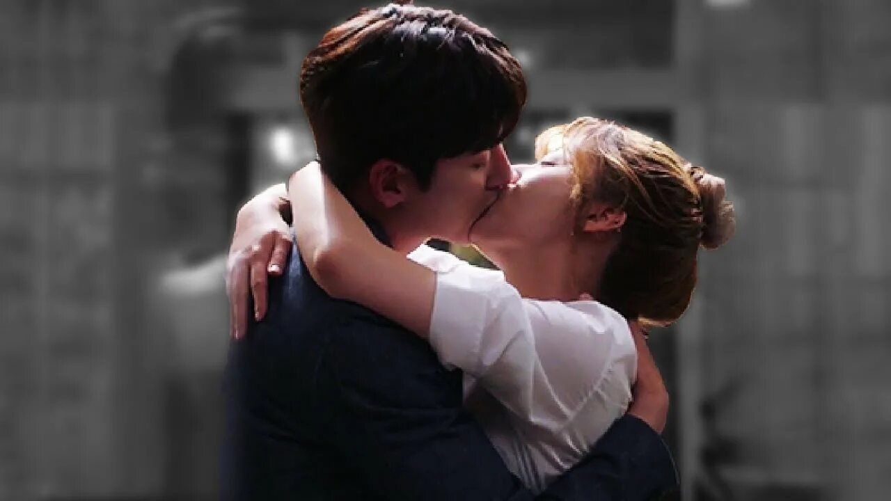 Подозрительный партнер дорама поцелуй. Dorama подозрительный партнёр поцелуй. Korean Drama поцелуй. Поцелуи в дораме подозрительный партнер.