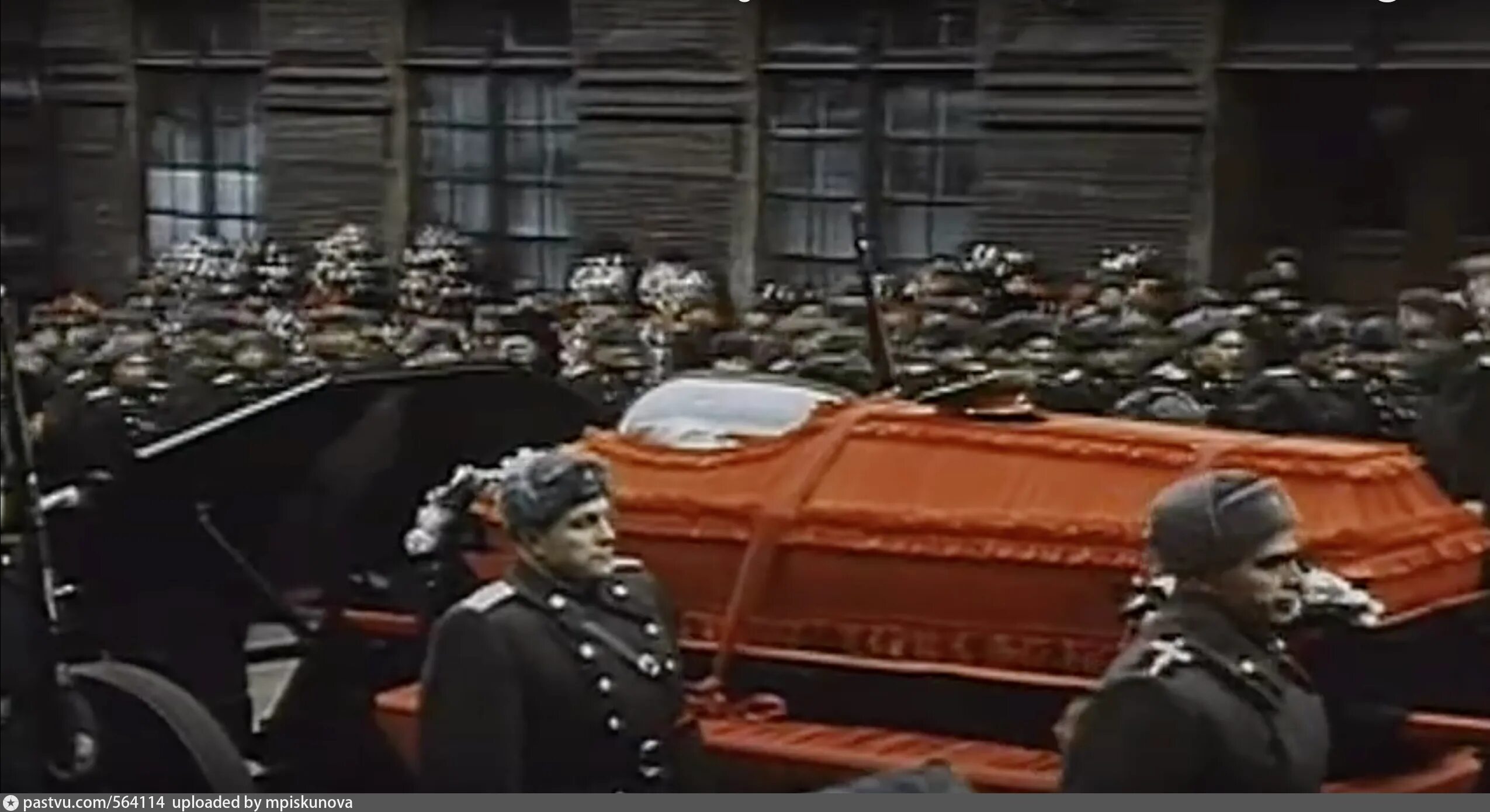 Сталин прощание. Похороны Сталина 1953. Сталин Иосиф Виссарионович похороны Сталина. Иосиф Сталин 1953 похороны. Похороны Сталина 1953 мавзолей.