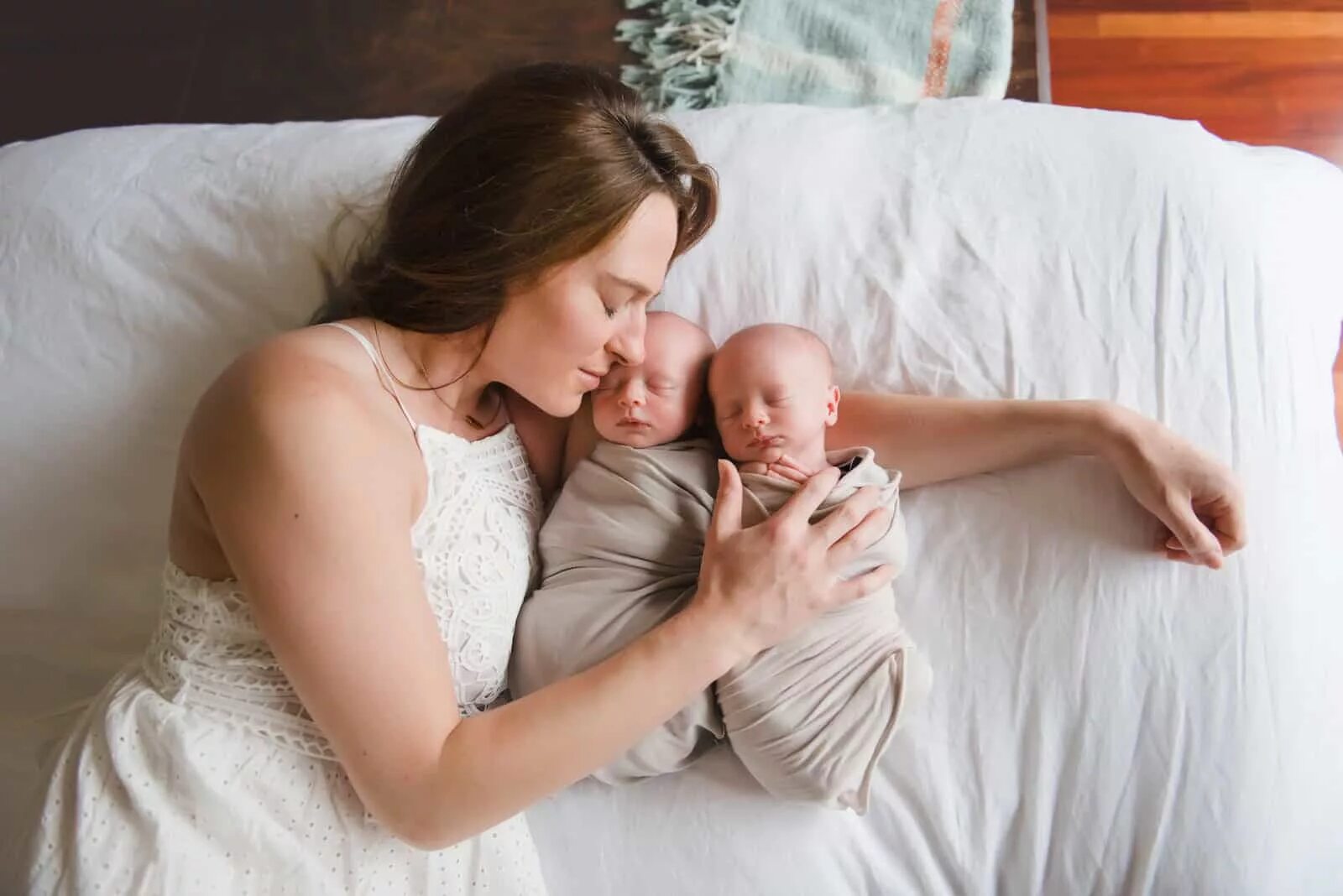 Видеть во сне маму беременной. Mother with Twin Baby. Видеть во сне рождение ребенка. Dream about pregnancy. Mom and Cradle.