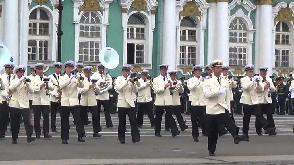 Духовой оркестр им маймонида. Духовые оркестры в парках москвы. Красноярский духовой оркестр. Парад духовых оркестров. Оркестр дефиле духовой.