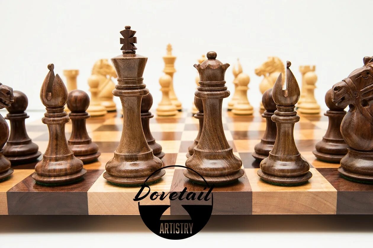 Шахматы 18. Холмогорские шахматы 18 века. Chess box design. Шахматы из кости холмогорская резьба. Картины с шахматными фигурами.