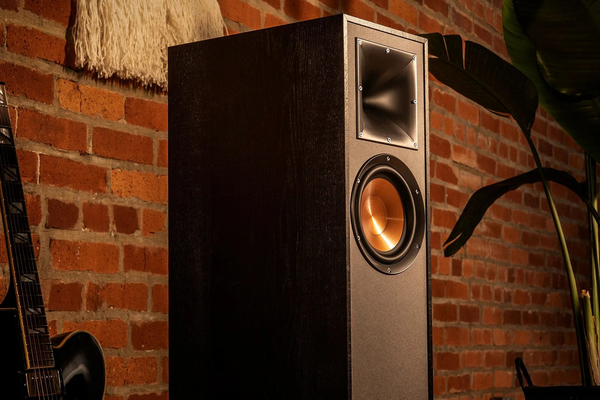 Колонки для прослушивания музыки. Klipsch reference r-610f. Акустическая система Klipsch r-610f. Klipsch reference r-610. Klipsch 610f.