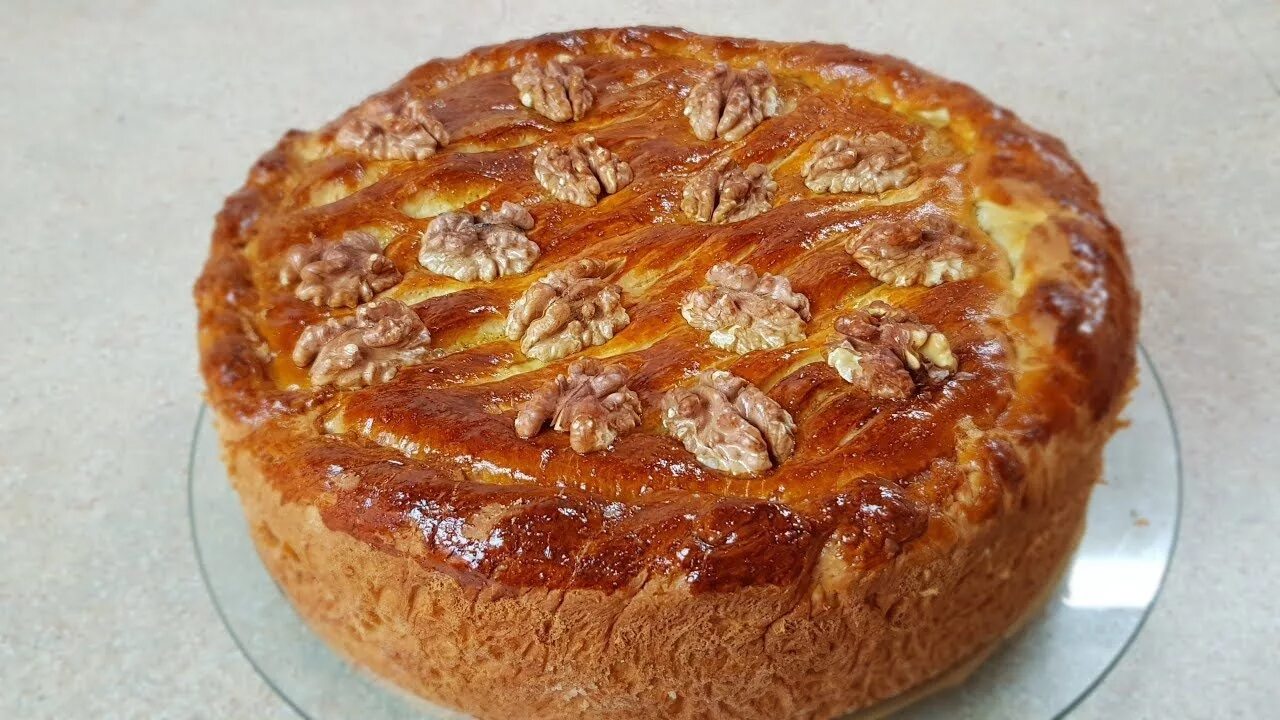 Цыганский пирог с творогом. Сывьяко цыганский пирог. Национальная выпечка цыган. Пирог на кефире с яблоками и изюмом. Пирог цыганка.