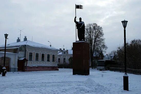 Памятник александру невскому в городце фото Воин, монах, семьянин. Самые известные памятники Александру Невскому АиФ Санкт-П