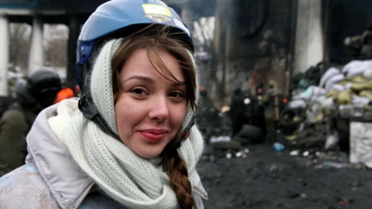Евромайдан участники Евромайдана. Девушки на Майдане. Лица Майдана. Участники майдана
