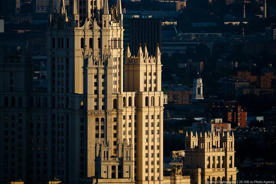 Здание мид рф, москва. Ми-6 разведка здание. Мид 6. Мид 6. Сталинские высотки мид.