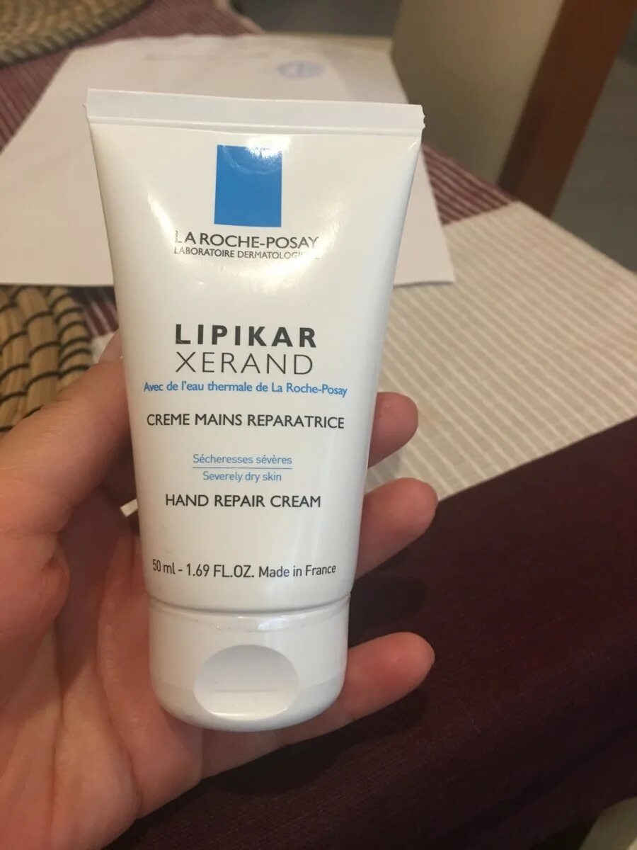 Липикар ксеранд крем. La roche-posay lipikar. Ла рош позе липикар фото с цветами. Ля рош липикар ксеранд д/рук 50мл. La roche posay lipikar для губ.