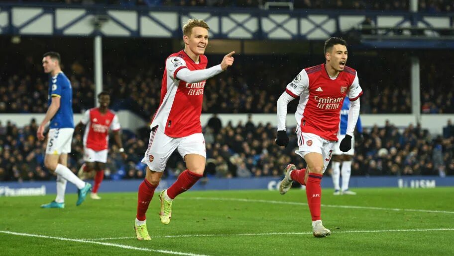 Antony vs arsenal. Жоржиньо арсенал. андерс лимпар (arsenal, everton). эвертон арсенал. arsenal vs everton.