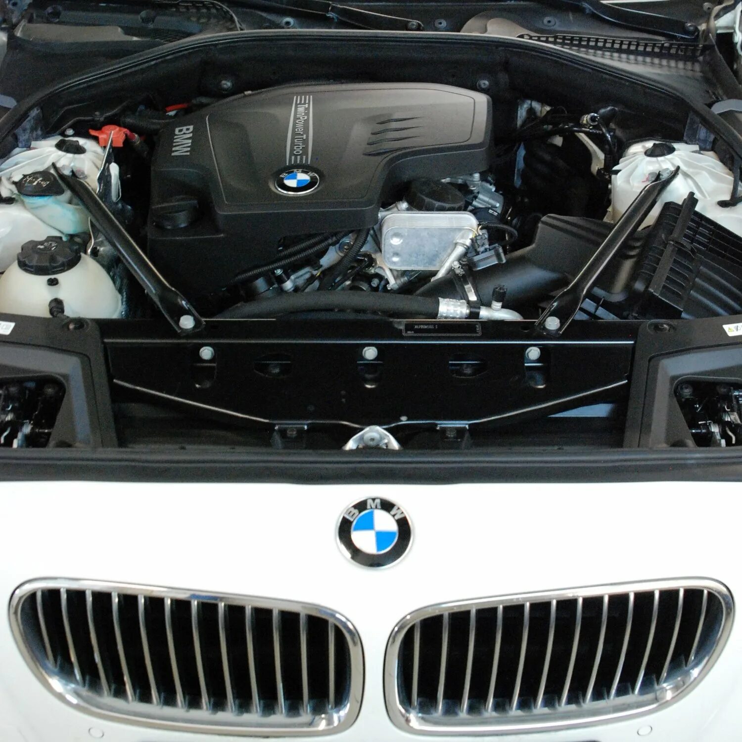 Двигатель bmw 520d. Бмв ф10 моторы. мотор bmw f10. бмв 520 мотор. мотор бмв ф10 2.8.