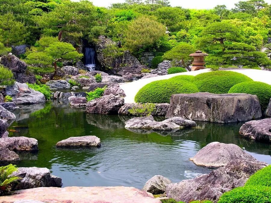 Stone park. Сад Daizen-Ji Zen Rock, Киото, Япония. Парк камней сад камней Япония. Парк Адачи Япония. Сад - музей Адачи, Япония.