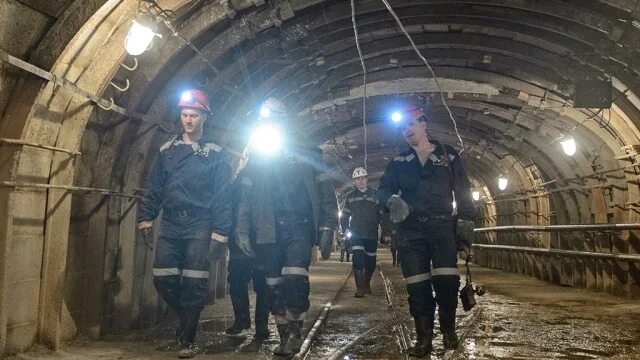 Фосагро восточный рудник. Шахта каула-котсельваара. Обогатительная фабрика кольской гмк заполярный. Рудник северный мурманская область. Шахта воркутинская забой.