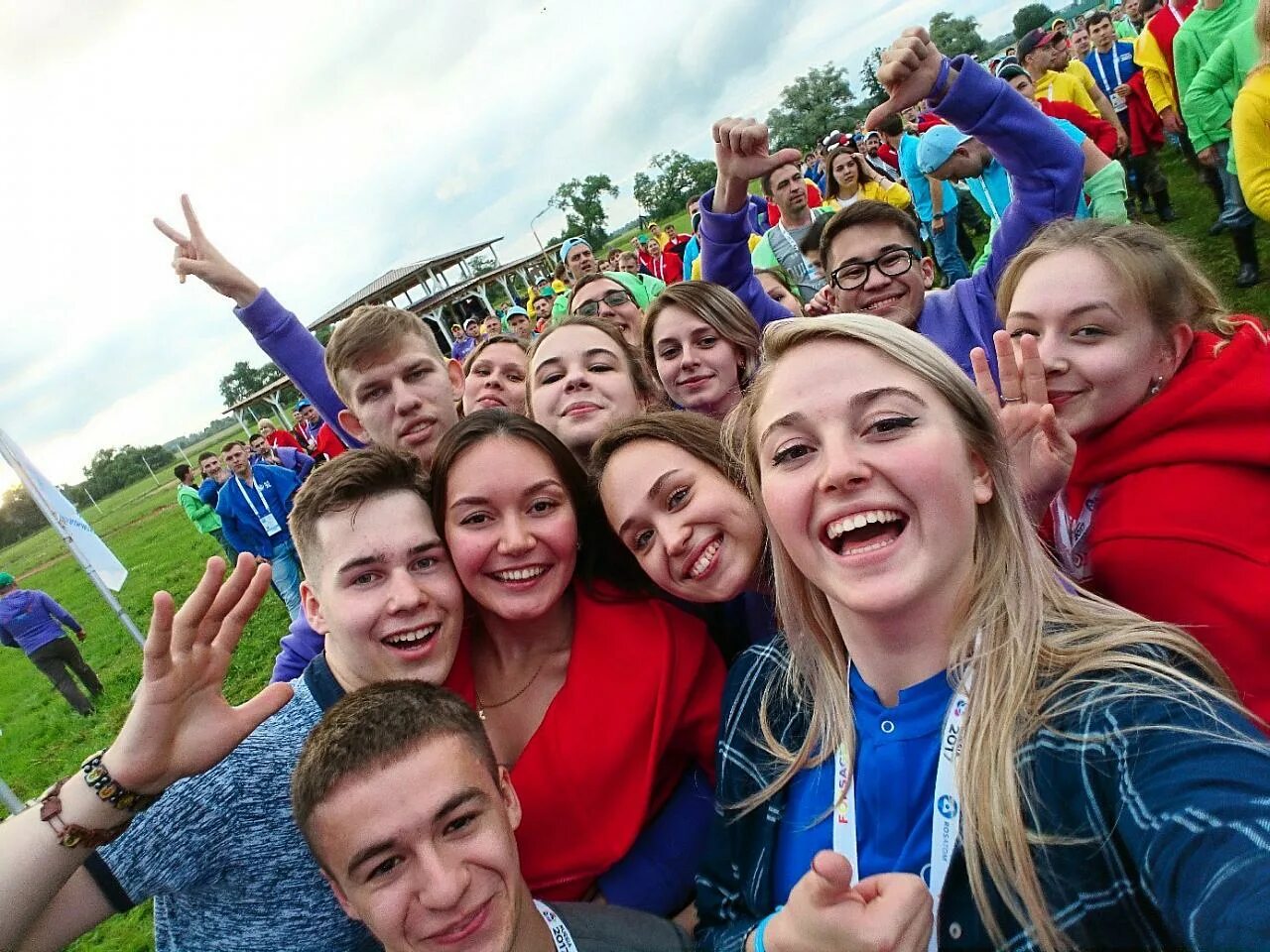 Молодежь проблема молодежи молодежная политика. Молодежь. российская молодежь. молодежь и молодежная политика. молодые люди россия.