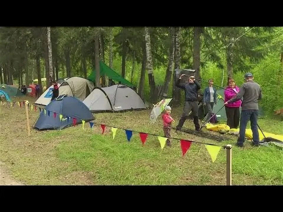 В группе туристов 200. Палаточный лагерь для детей Ханты-Мансийск. Туристы на фестивале. Туристы разбивают палатку. Палаточный лагерь река Умба.