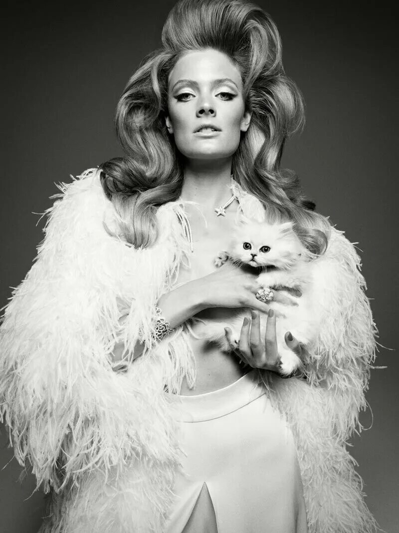 Девушка vogue. Vogue фотосессии. Джиджи хадид модель. Хорст дикгердес фотоработы. Лучшие фотосессии vogue.