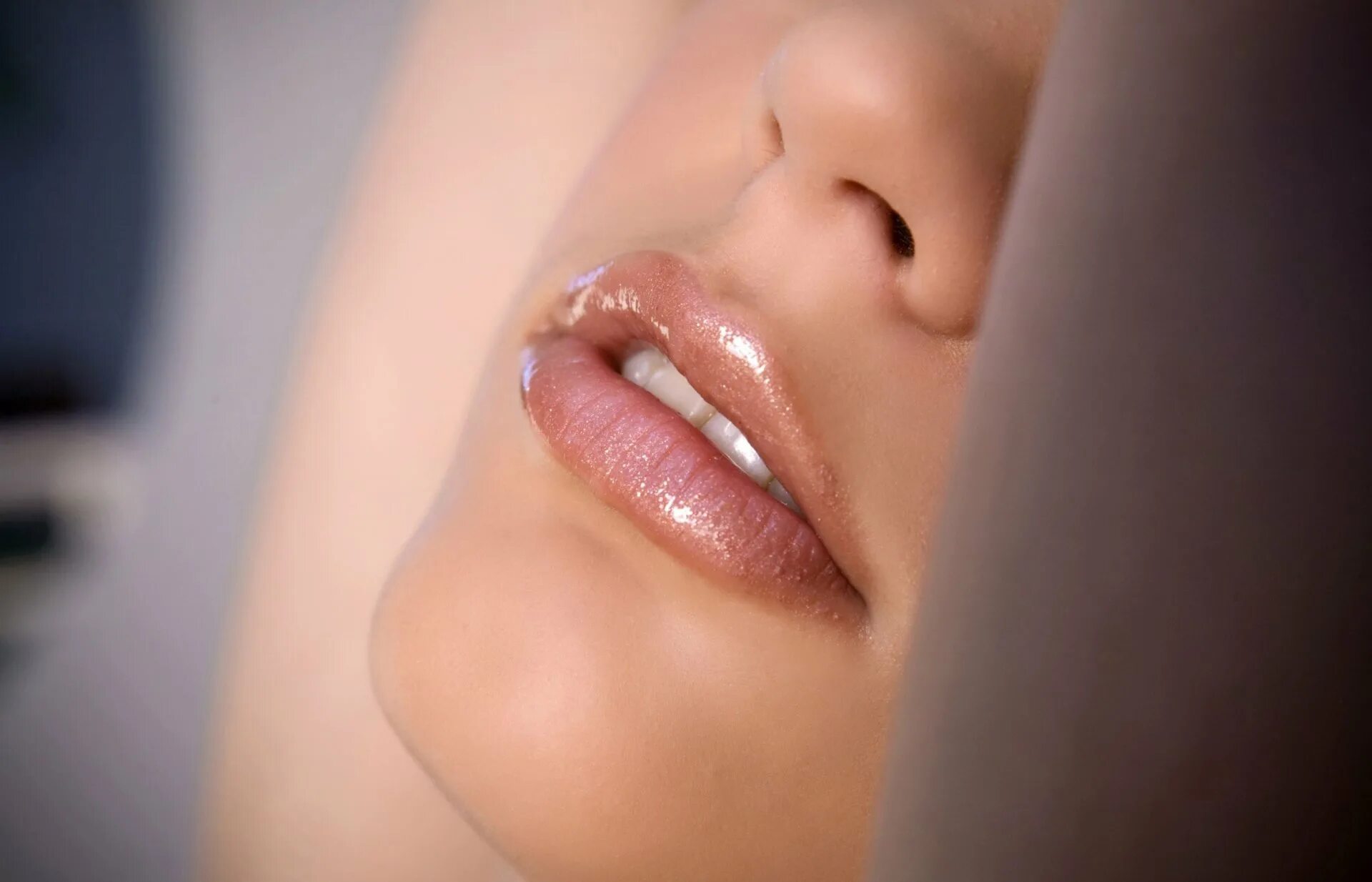 Close lips. Женские губы. Красивые губы. Губки женские. Красивые губки девушек.