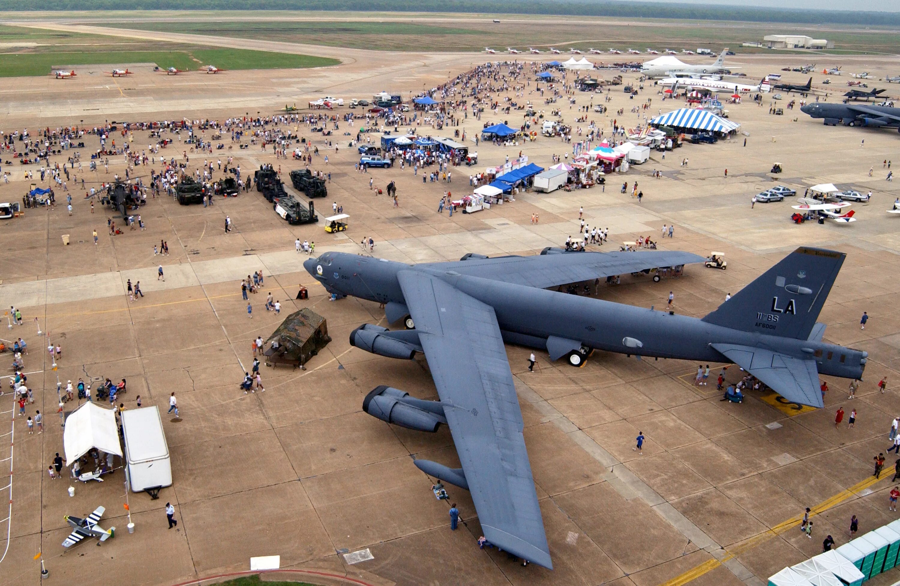 Боинг б-52 Стратофортресс. Американский бомбардировщик б-52. Бомбардировщика b-52 ВВС США. B52 самолет.