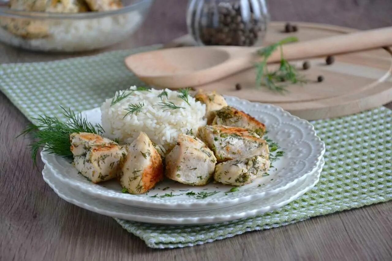 Куриная грудка в кефире в духовке