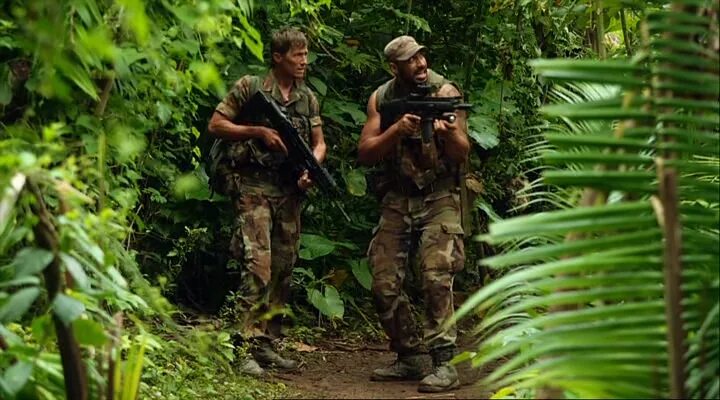 Dragon wasps 2012. Гигантские насекомые фильм. Джунгли армия. Драконовые осы фильм 2012. Драконовые осы.