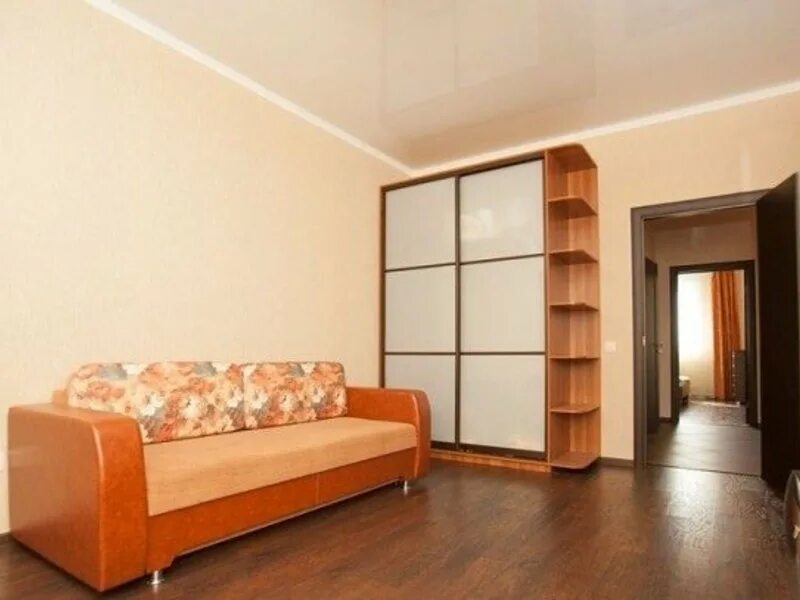 Однокомнатная квартира за 10000. Двухкомнатная квартира. Квартира от собственника в кирове. Квартира студия сдается. Фото квартир с обычным ремонтом.