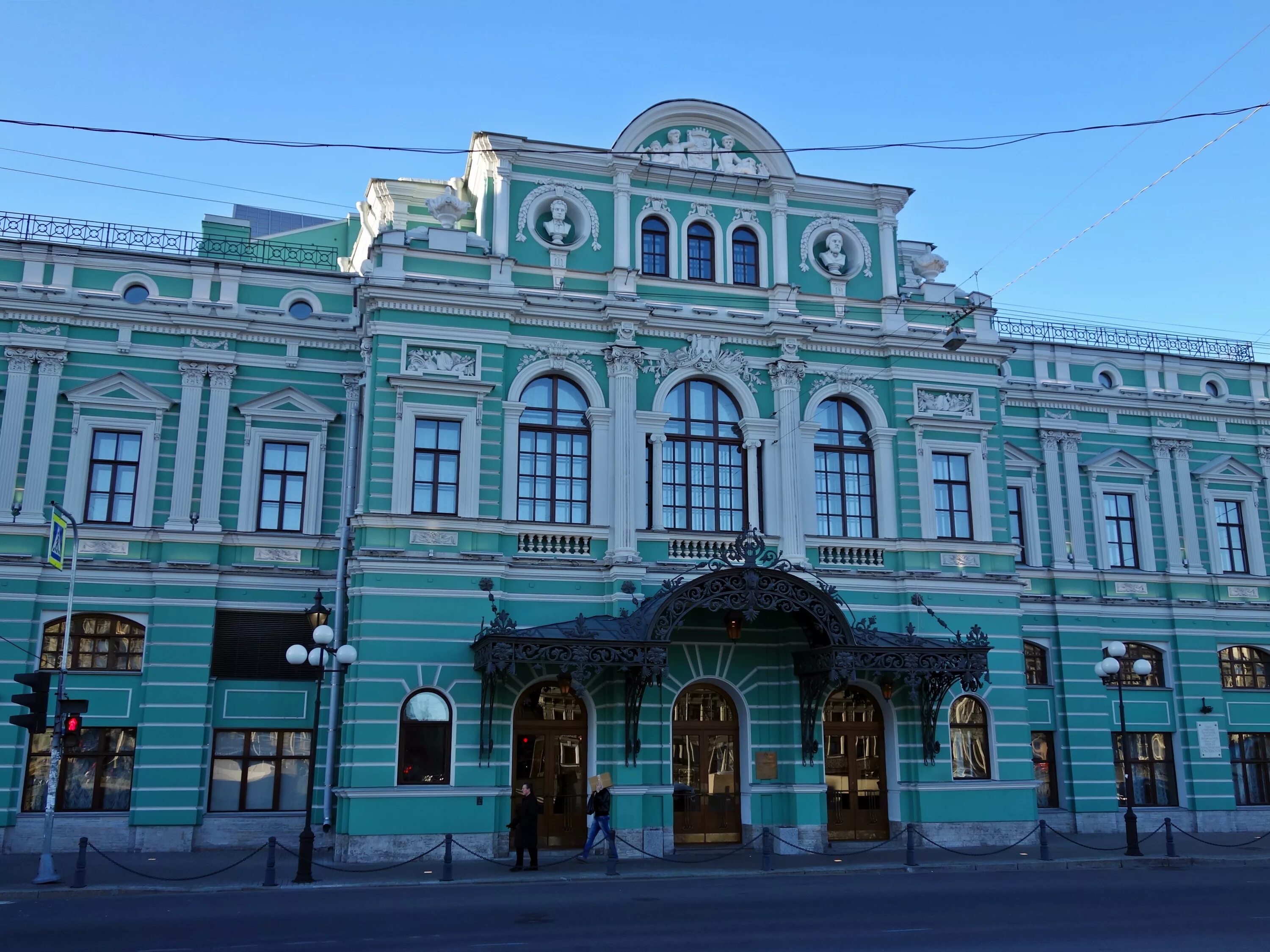 Небольшой театр санкт петербург. Большой драматический театр Санкт-Петербург. Театр им Товстоногова Санкт-Петербург. Драматический театр имени Товстоногова. Большой драматический театр в Питере.