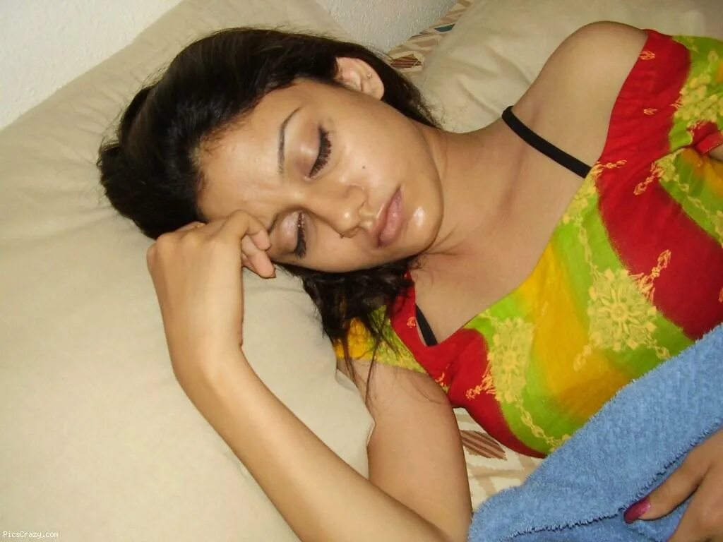 Sleep пакистанка. Indian hot Sleep. Bhabhi и мальчик.