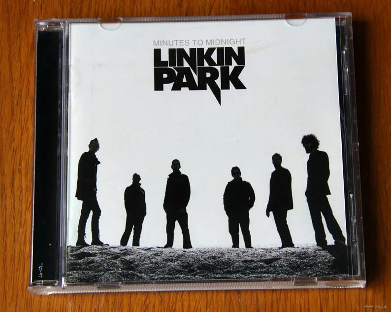 Midnight animal. Линкин парк minutes to Midnight. Linkin Park minutes to Midnight 2007. Linkin Park album minutes to Midnight. Linkin Park minutes to Midnight альбом.