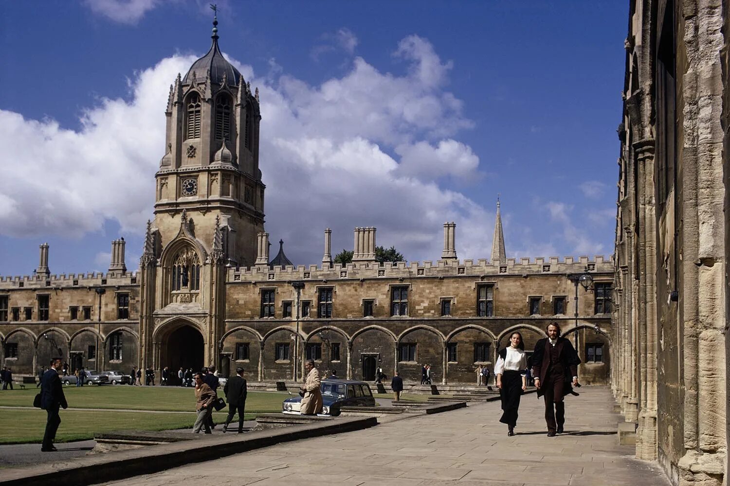 Oxford university town. Оксфордский университет Великобритания. Сити-оф-Оксфорд университет. Колледж Крайст Черч. Оксфордский университет (University of Oxford), Великобритания студенты.