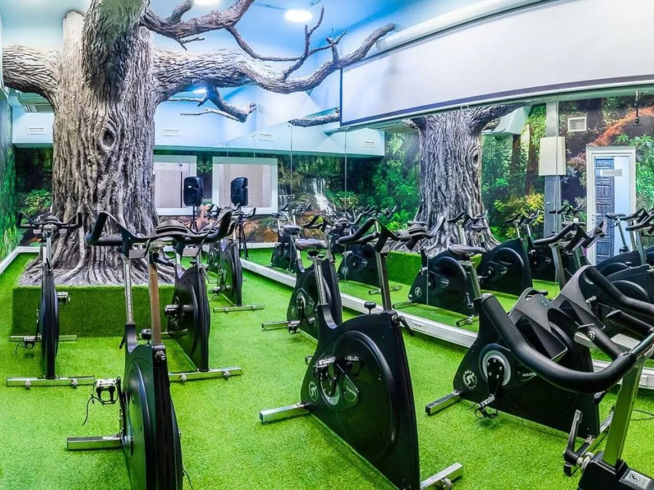 3. Фитнес практика работа. Фитнес каланчевская. Практика фитнес клуб каланчевская. Спортзал лондон молл.