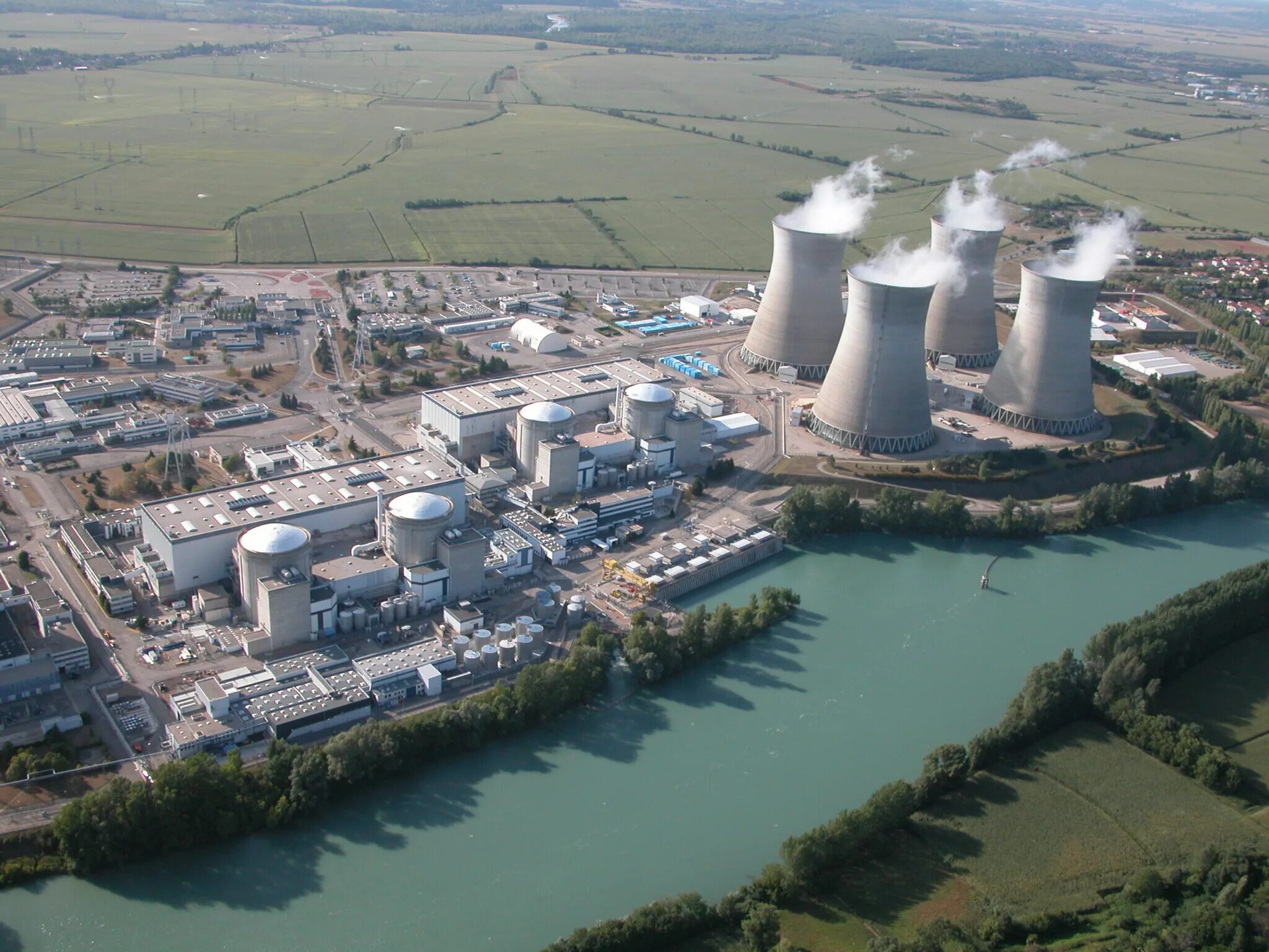Топливно энергетический комплекс сша. Атомная Энергетика Франции. Атомные станции Франции. АЭС Бюже Франция. АЭС Палюэль (Франция).