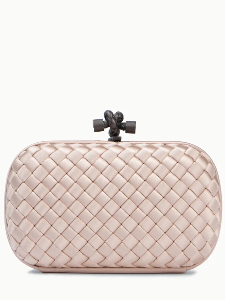 Боттега клатч золотой. Клатч bottega veneta knot серый. Боттега венета кнот клатч. Клатч боттега венета. Bottega veneta клатч черный.