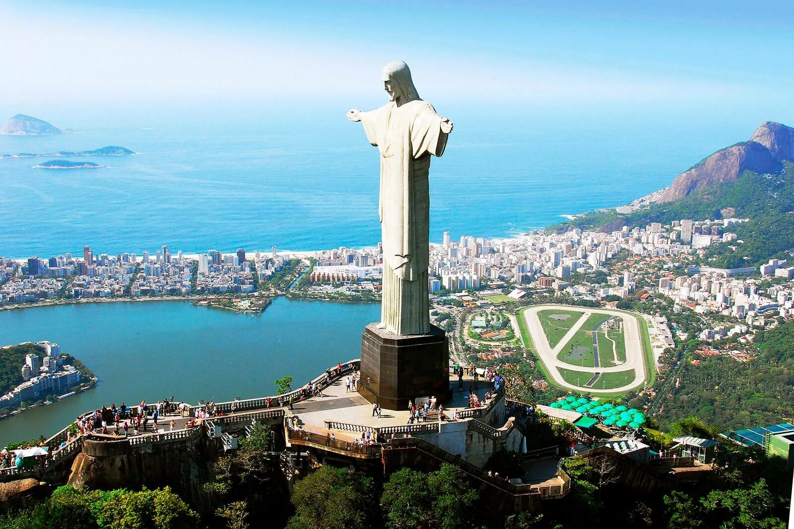 Название стран достопримечательности. Статуя Христа Рио-де-Жанейро Бразилия. Статуя Христа-Искупителя Бразилия. Христос Искупитель Рио де Жанейро. Статуя Иисуса Христа в Бразилии.