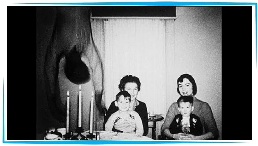 Семейные призраки какой год. Необъяснимые фотографии. Страшные реальные фотографии.