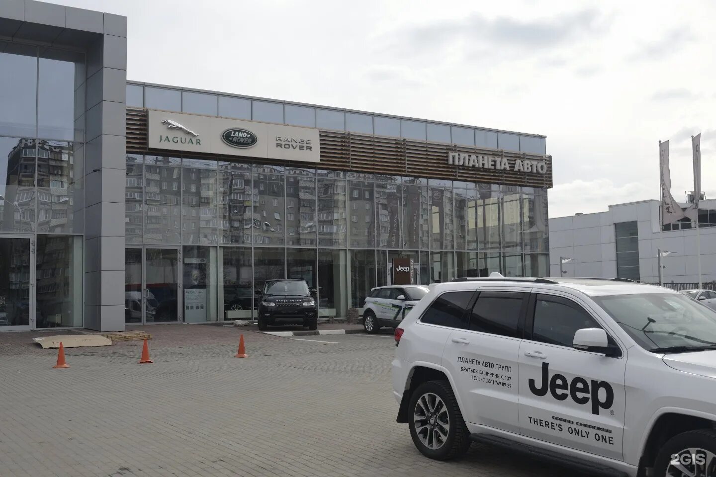 Братьев кашириных 137. Братьев кашириных 137 планета авто. Планета авто челябинск братьев кашириных. Планета авто челябинск. Motors brothers челябинск.