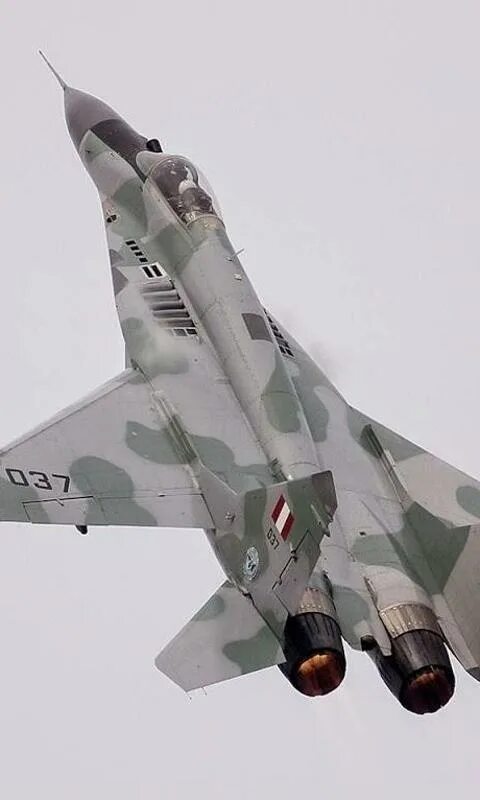 Mig-29 fulcrum. Тр-301 самолет. Миг-29. Истребитель бомбардировщик. Миг 29 обои.