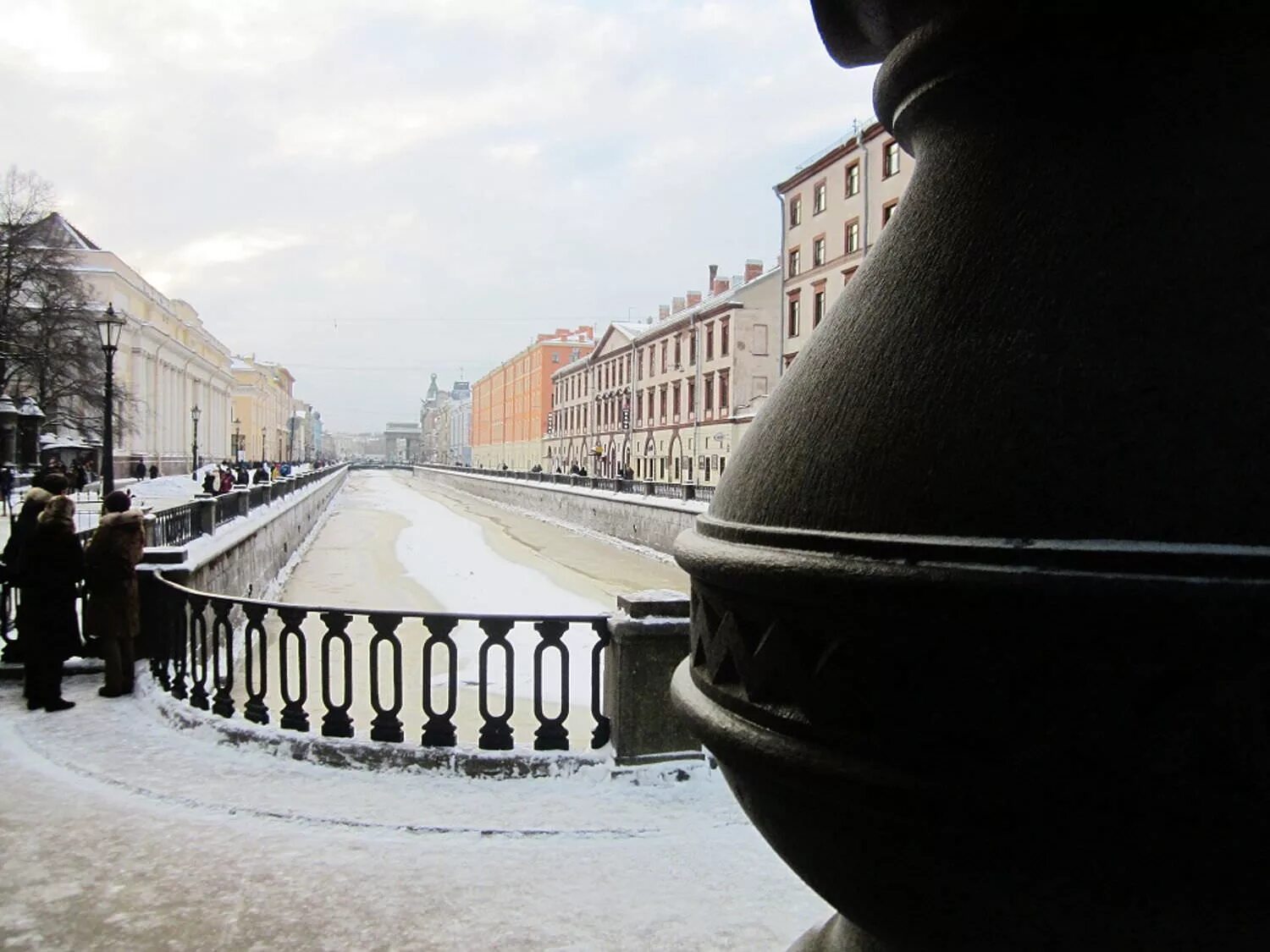 санкт петербург в прошлом и настоящем. история и современность петербурга. старый питер и новый питер. королевский дворец в берлине в 1945. петербург прошлое и настоящее.