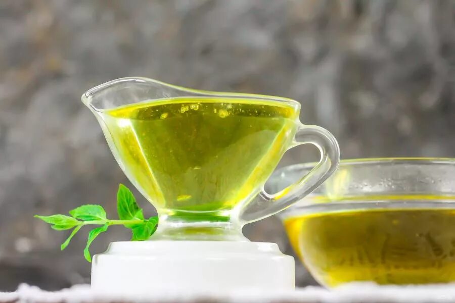 Сироп для кофе с мятой. Сироп из мяты домашний рецепт. Мятный сироп домашний. Сироп из мяты домашний рецепт. Мятный сироп на зиму.