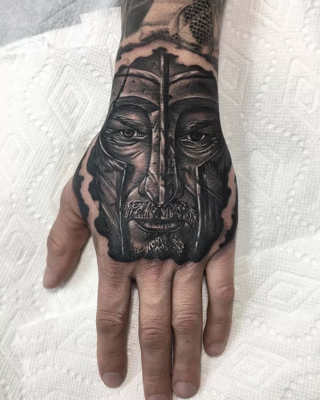 Наколки на кисть мужские. Мужицкие тату на кисти. Тату на кисти мужские. Тату на кисть для мужчин. Тату на кисть для мужчин.