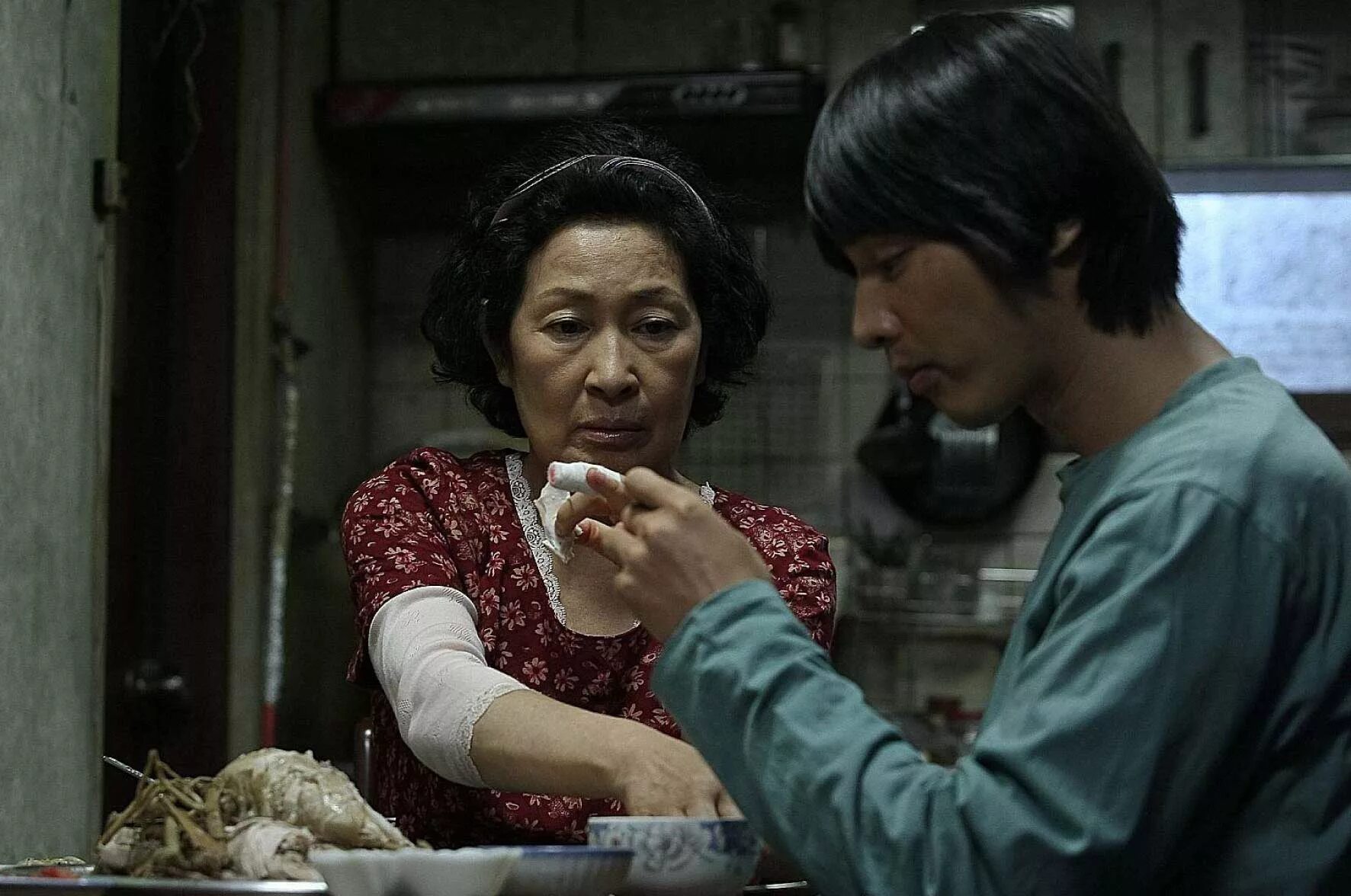 Мать пон чжун-хо 2009. I mother movie. I mother movie. I mother movie. I mother movie.