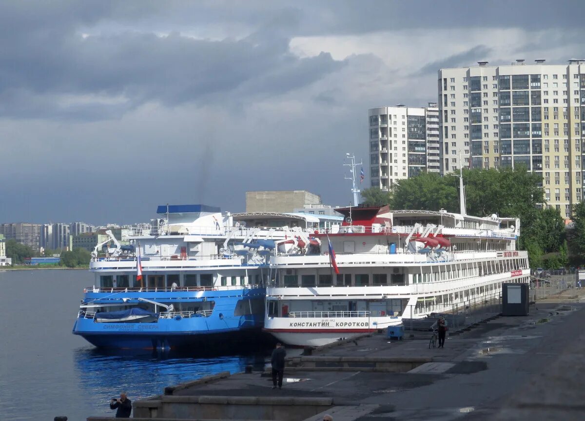 Речное судно. Симфония севера. Речные круизы из москвы на 2023. Лебединое озеро теплоход инфофлот 2021. Теплоход симфония севера дмитрий фурманов.